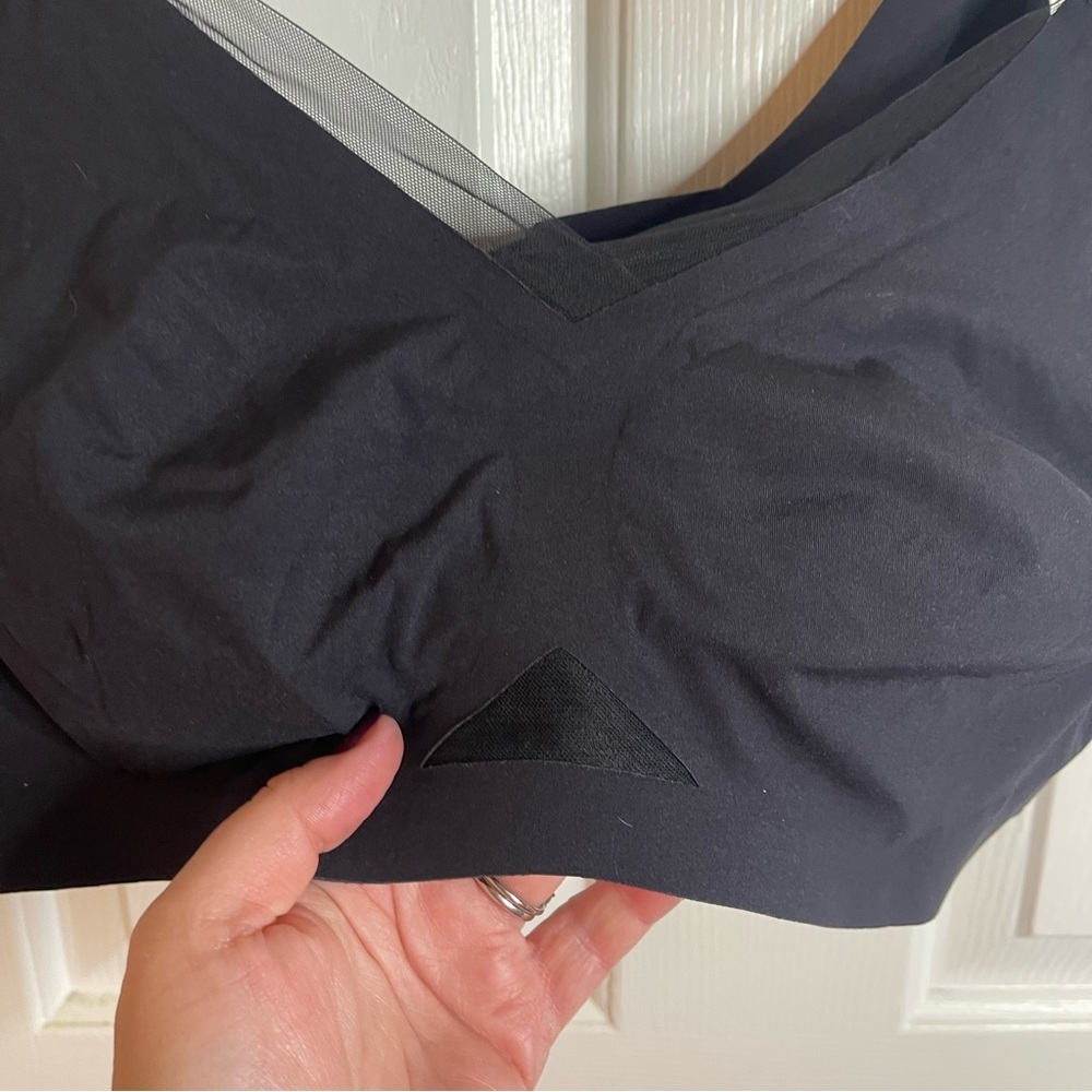 Honeylove Black Crossover Bra - Picture 2 of 6